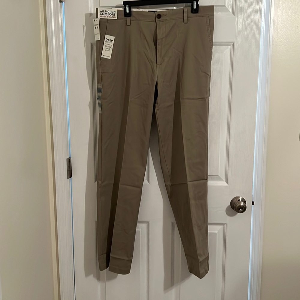 Dockers Classic Fit 36x34 Easy Khaki Classic Fit